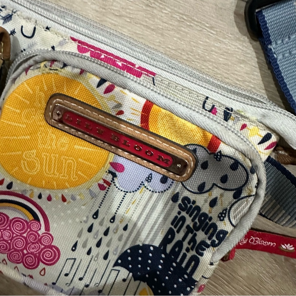 Lily Bloom Raindrop it like it’s hot belt bag - Picture 3 of 9